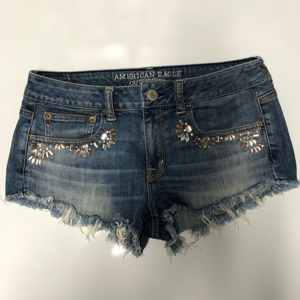 American Eagle Outfitters mid rise shorts size 6